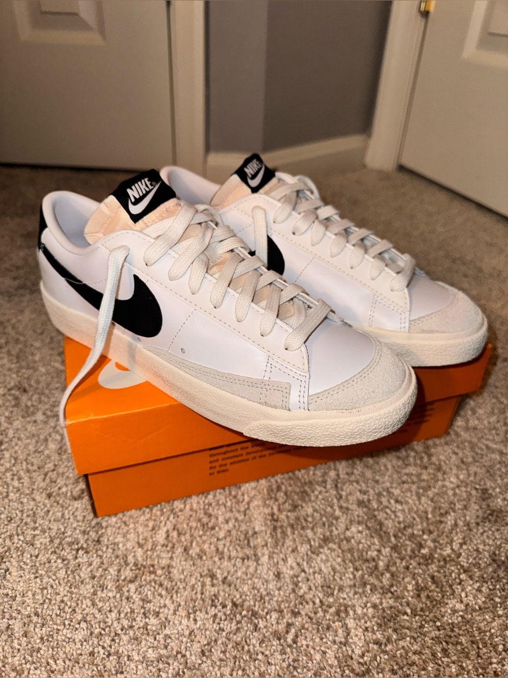 Nike Wmns Blazer Low '77 - Picture 7 of 7